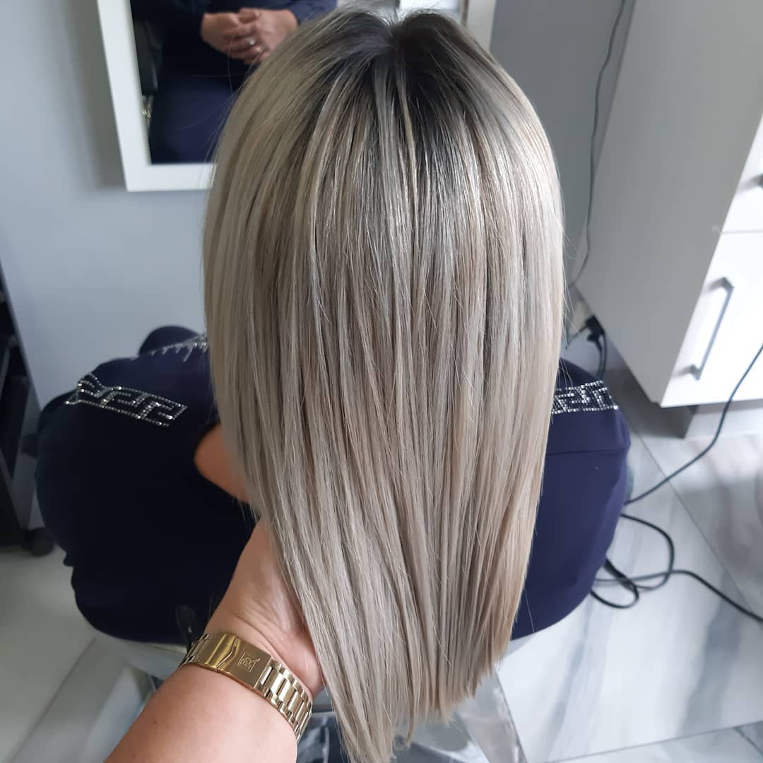 Czysty, chłodny blond wykonany techniką panelową