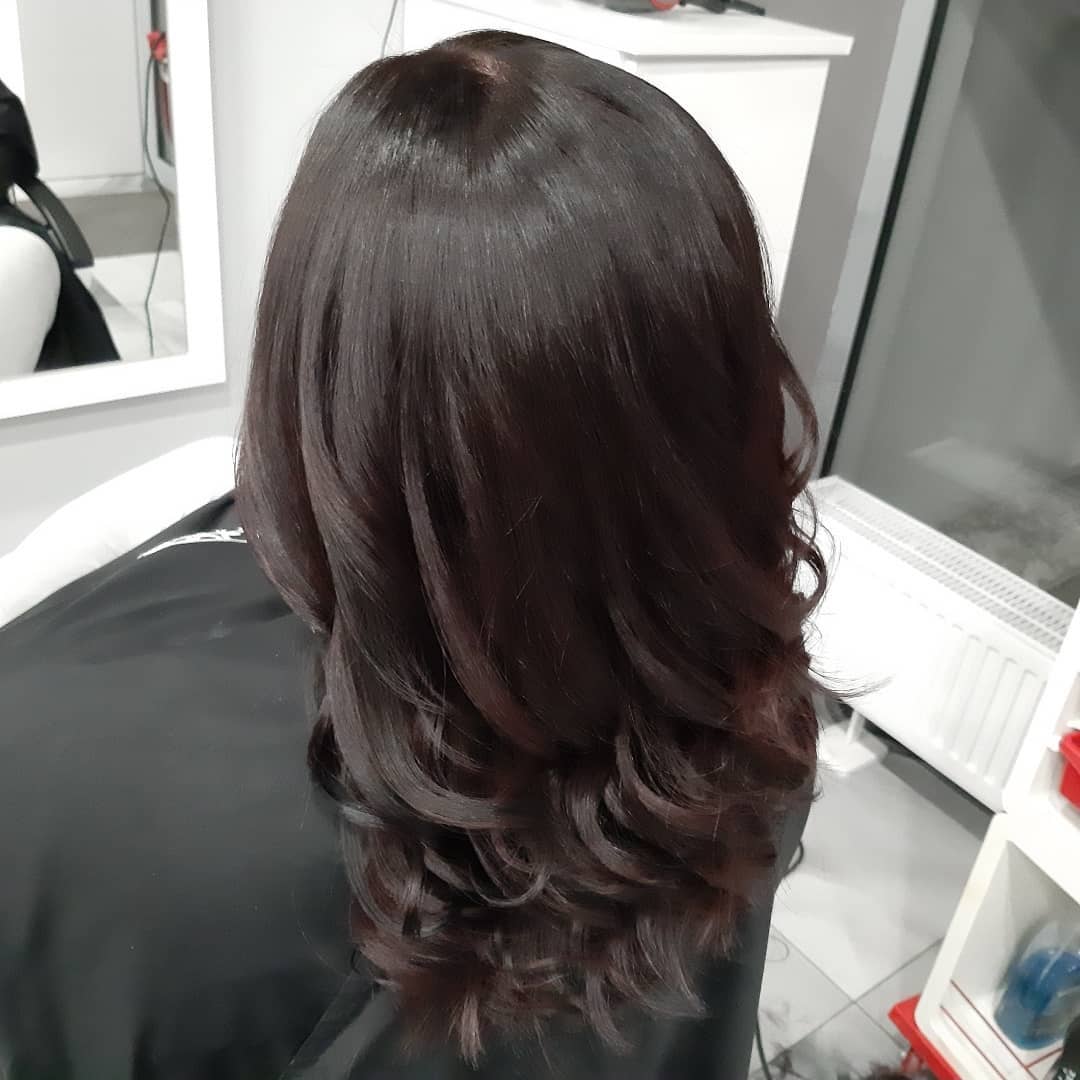 Naturalna koloryzacja z ciepłymi refleksami
